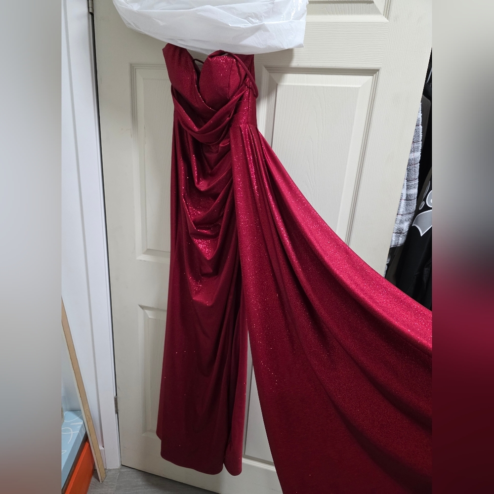 Elegant Spagetti Straps Red Gown